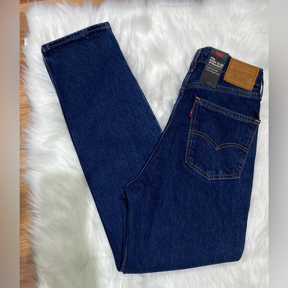 Levi’s Premium 70’s High Slim Straight jeans Size 28